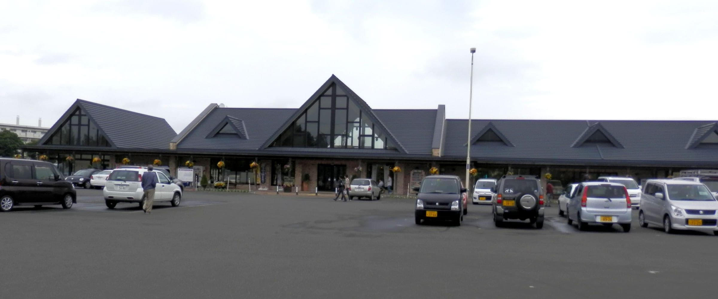 Michi-no-eki Hana Road Eniwa, the roadside station in Eniwa that hosts the RV park