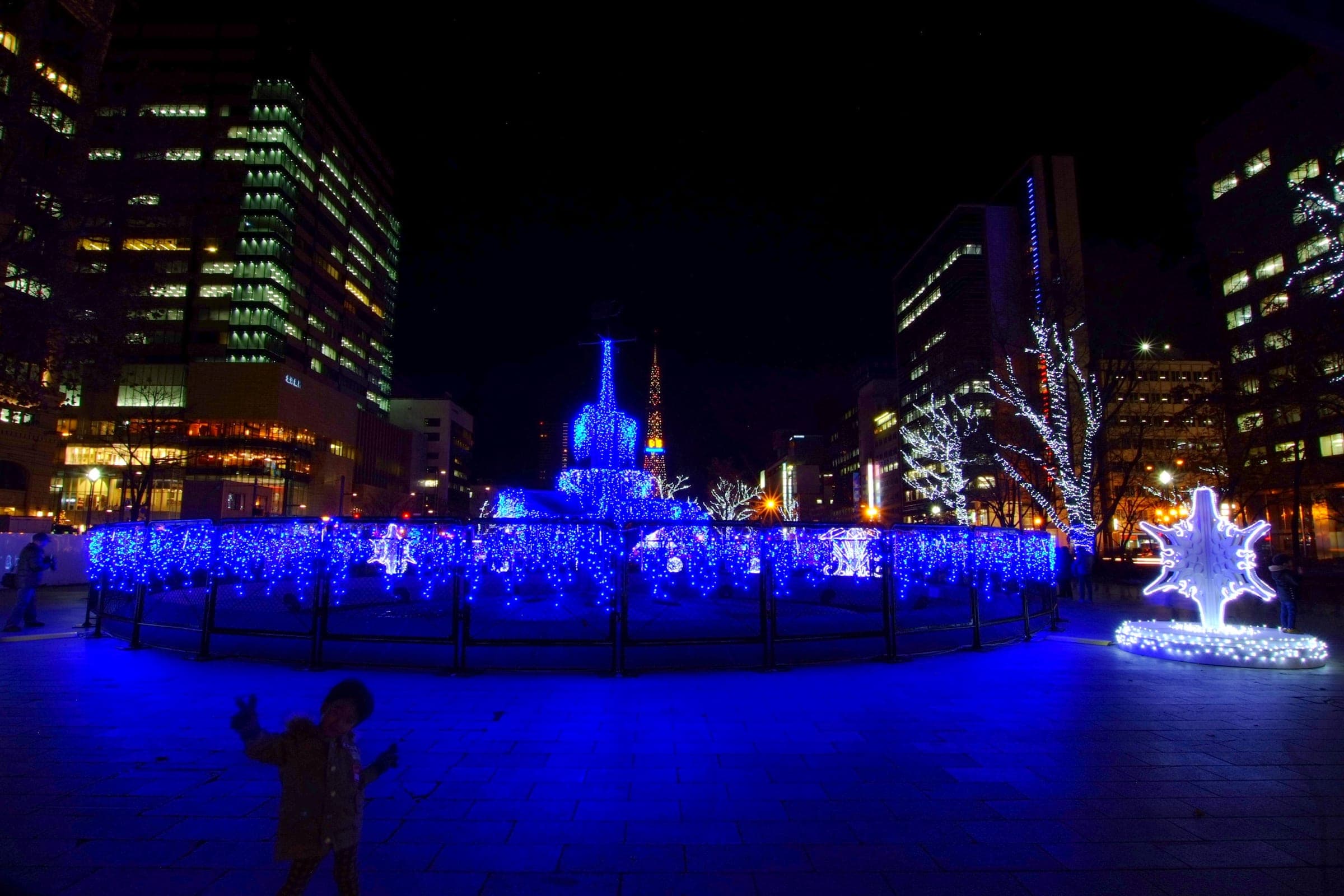 Blue lights and a diamond-shaped installation at the Sapporo White Illumination